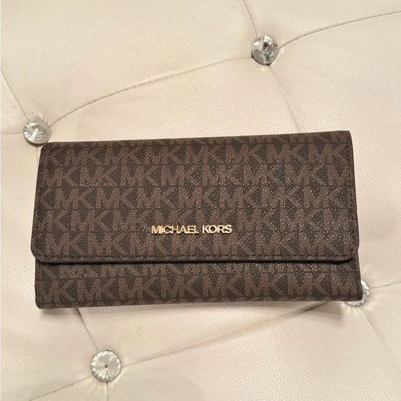 Michael Kors Dark Brown Logo Wallet - Picture 5 of 6